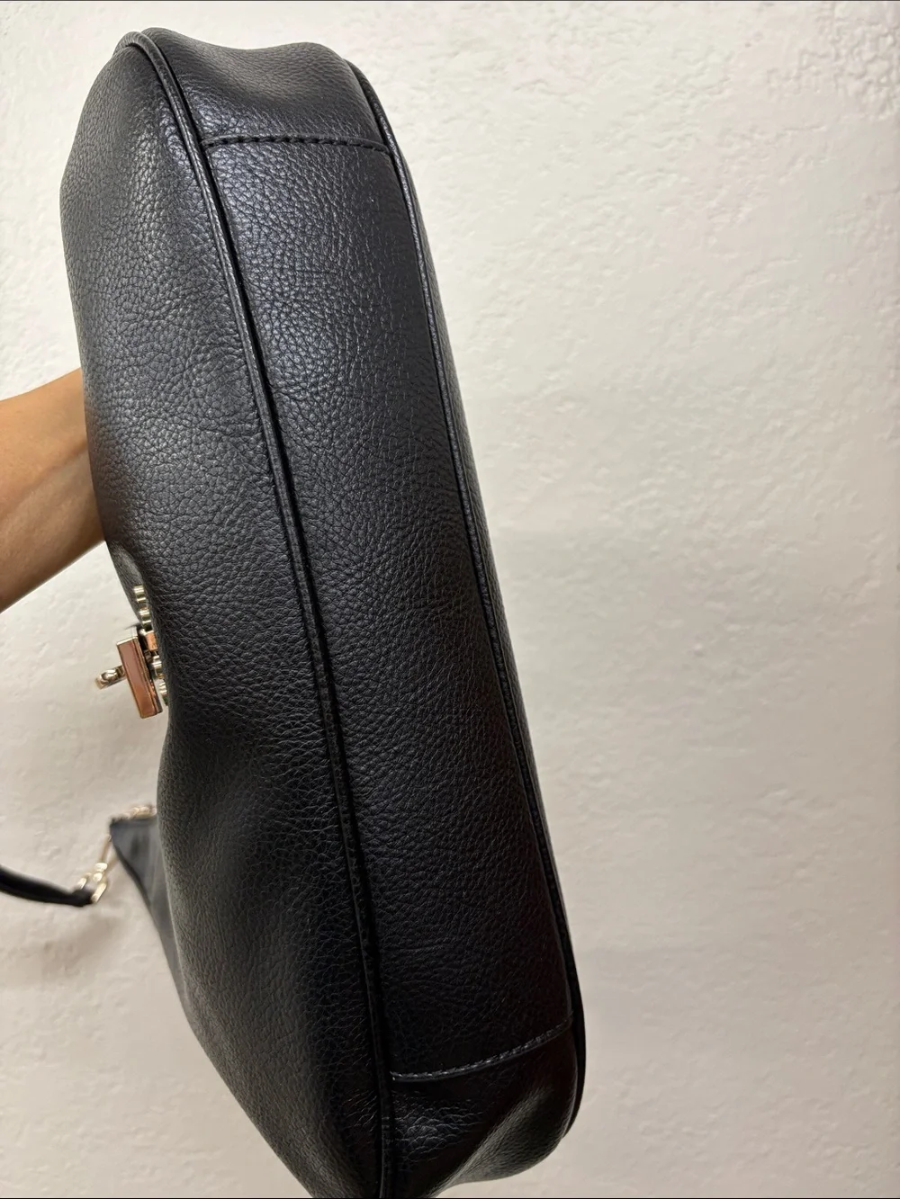 Guess Brooke Hobo Bag top zipper large